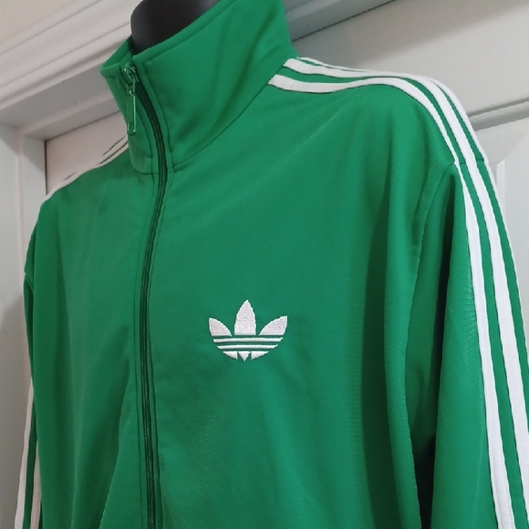 Classic Men's Green Track Jacket with White Stripes - Picture 3 of 9